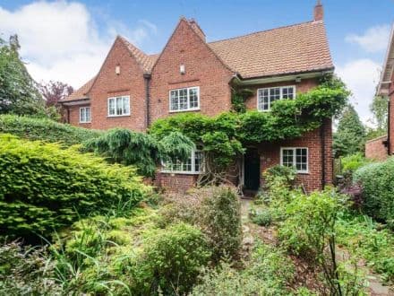 THREE BEDROOM SEMI-DETACHED PROPERTY