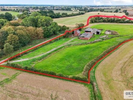 FREEHOLD FARMHOUSE SET WITHIN APPROX. 6.82 ACRES