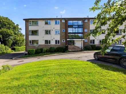 THREE BEDROOM FIRST FLOOR APARTMENT