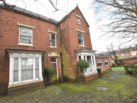 FIVE BEDROOM DETACHED HOUSE 